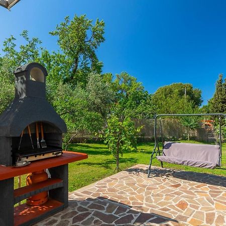 Holiday House Chill Out Loborika Marcana Bagian luar foto