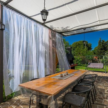 Holiday House Chill Out Loborika Marcana Bagian luar foto