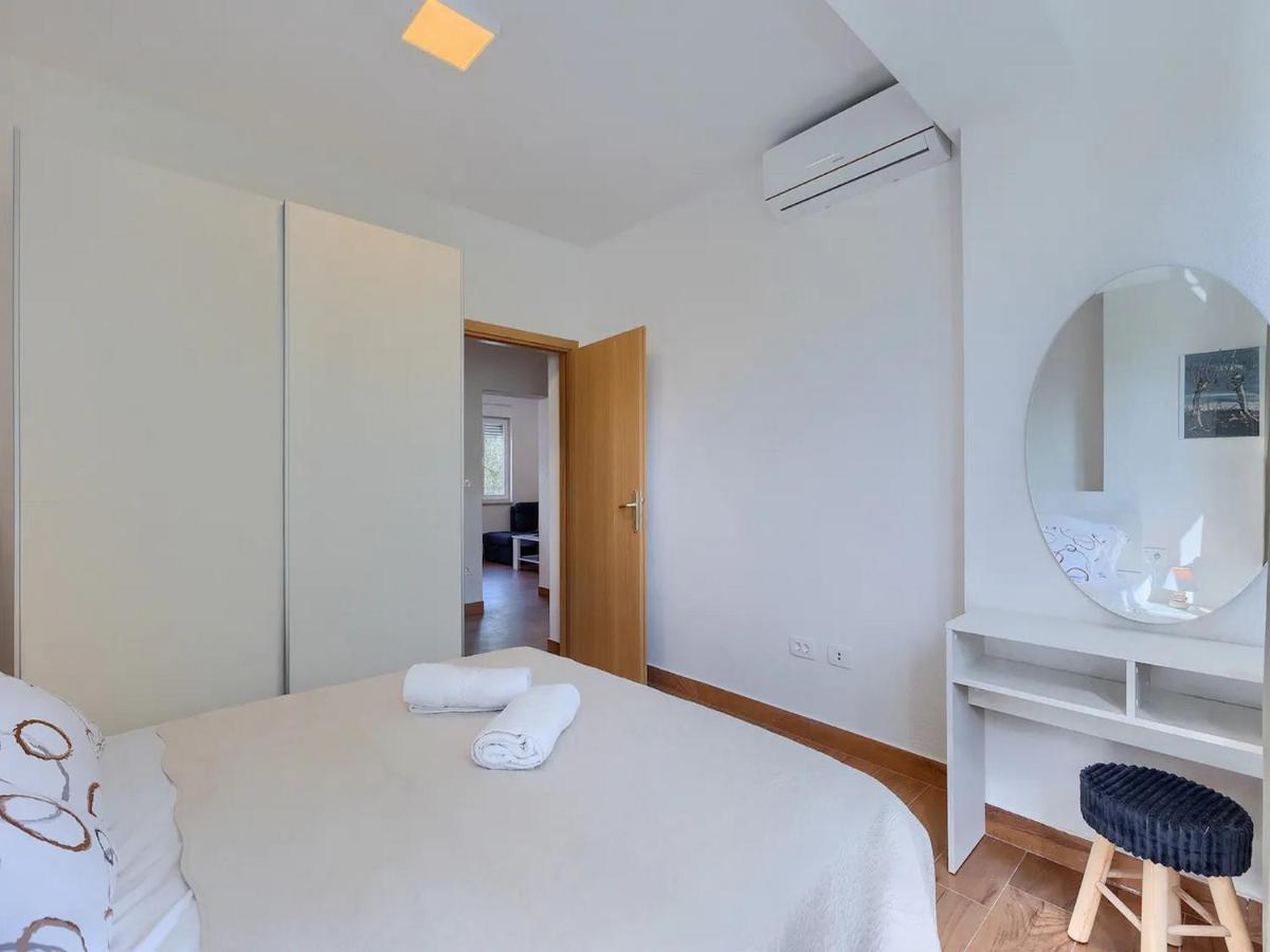 Holiday House Chill Out Loborika Marcana Bagian luar foto